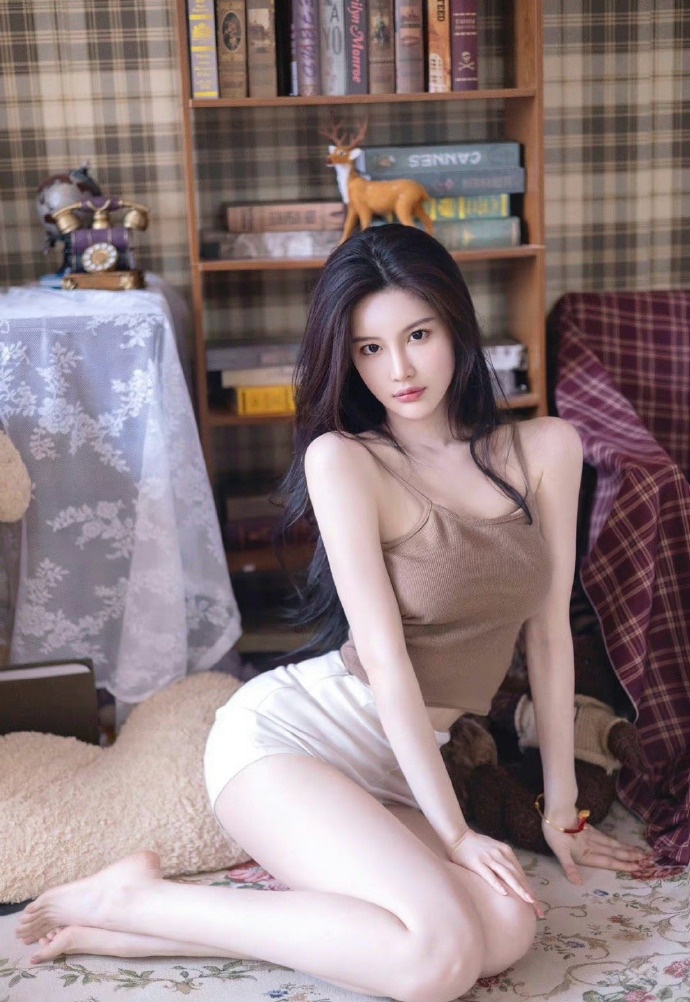 奇怪的她